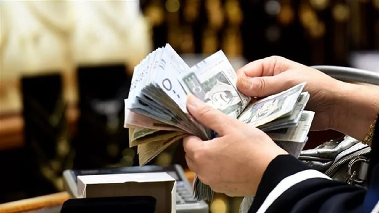 تحديثات الأسعار.. تغيرات جديدة في صرف الريال السعودي مقابل الجنيه بالبنوك المصرية